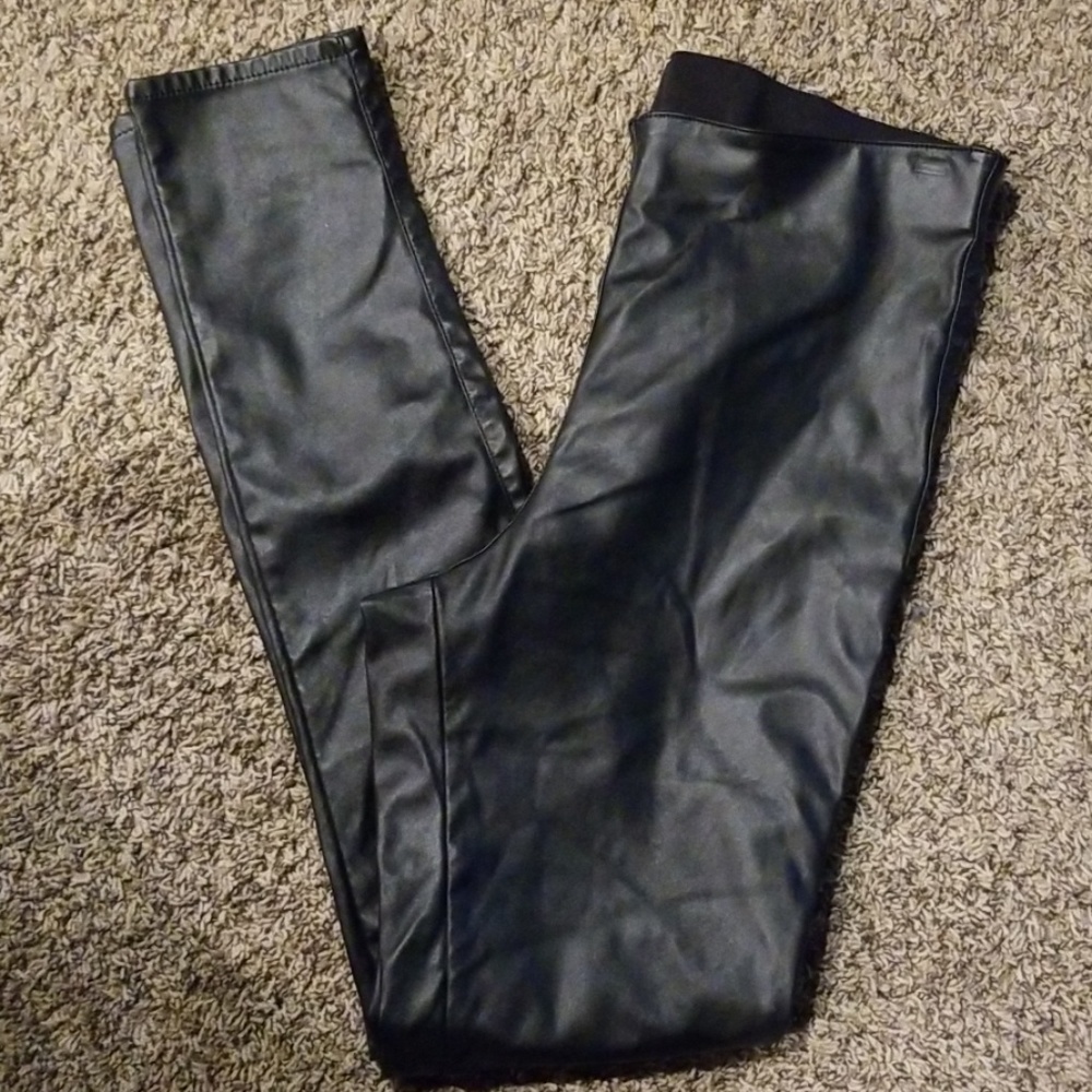 Womens leather looking skinny pants